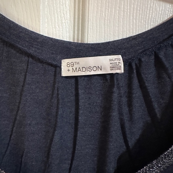 Woman’s short sleeve shirt - Picture 5 of 5